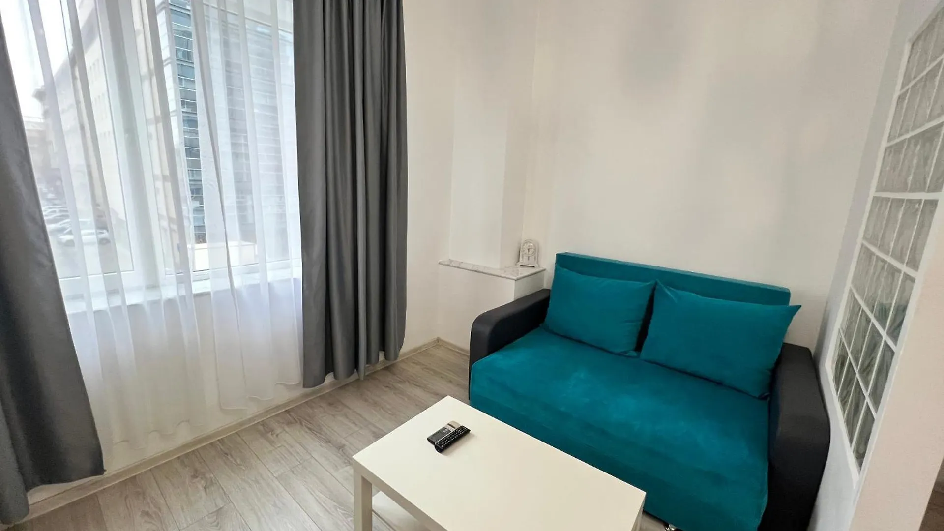 Apartment Bright & Beautiful Studio In Prime Location Walk To Everything Bucharest Romania