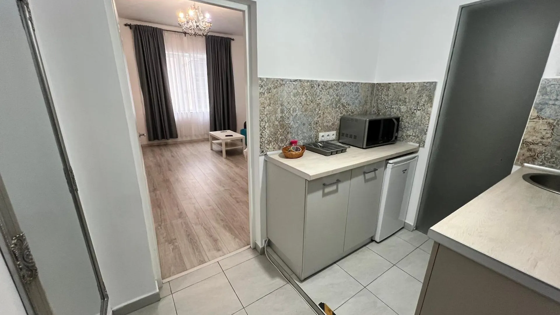 Bright & Beautiful Studio In Prime Location Walk To Everything Bucharest 0*,